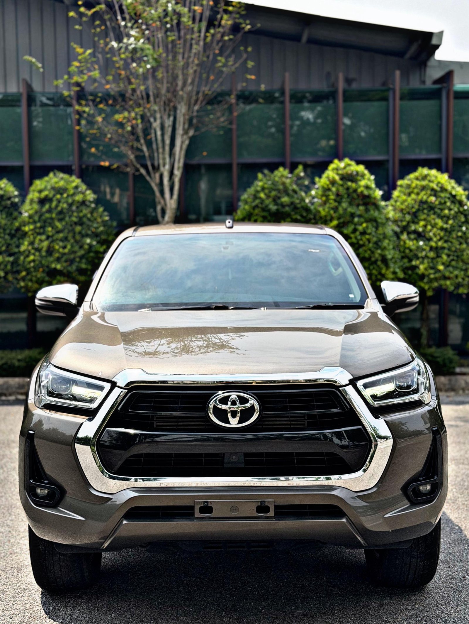 TOYOTA HILUX V 2.4 AUTO 4x4 - Image 3