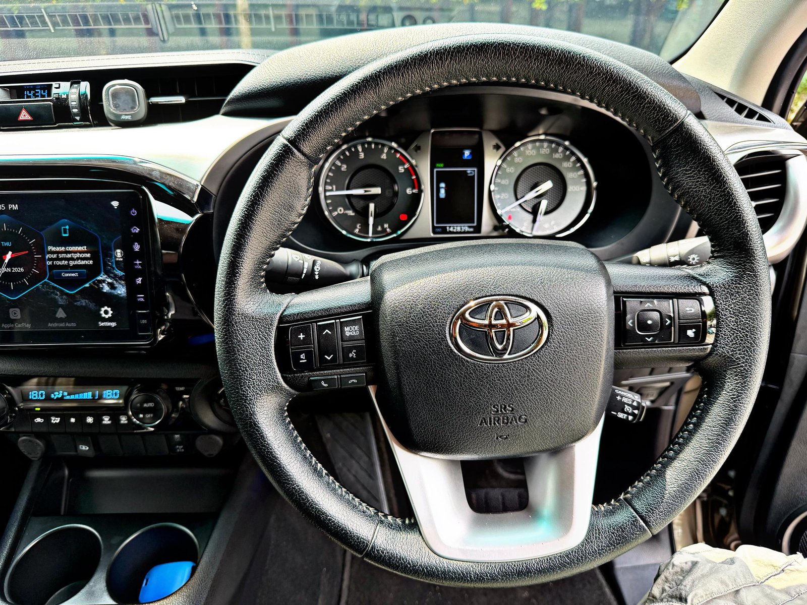 TOYOTA HILUX V 2.4 AUTO 4x4 - Image 7