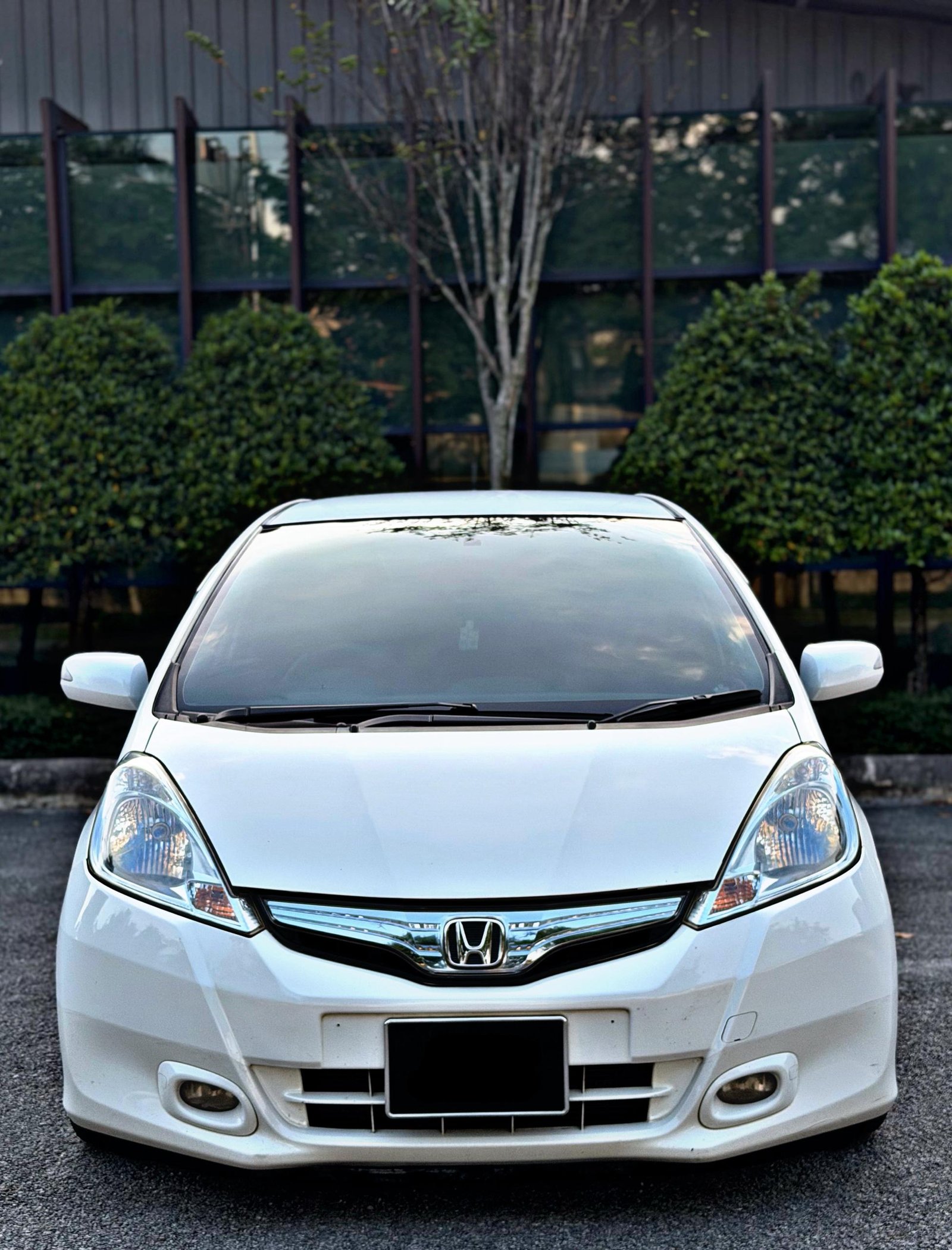 HONDA JAZZ HYBRID 1.3 AUTO - Image 3