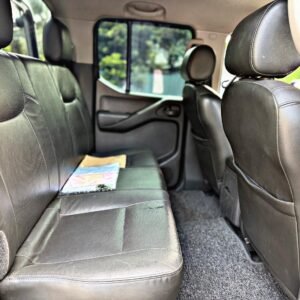 NISSAN NAVARA 2.5L DOUBLE CAB 4×4 AUTO