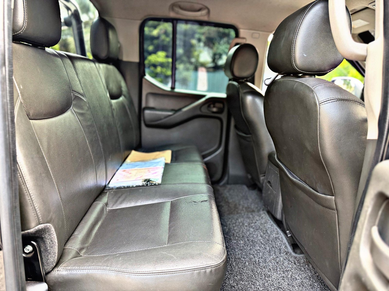 NISSAN NAVARA 2.5L DOUBLE CAB 4x4 AUTO - Image 2