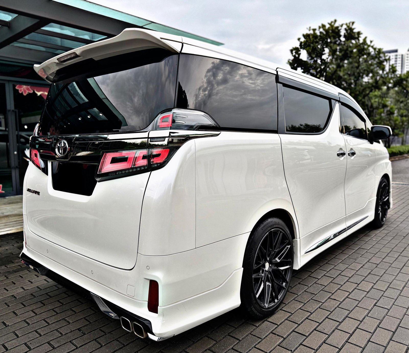 TOYOTA VELLFIRE ZG 2.5 AUTO - Image 2