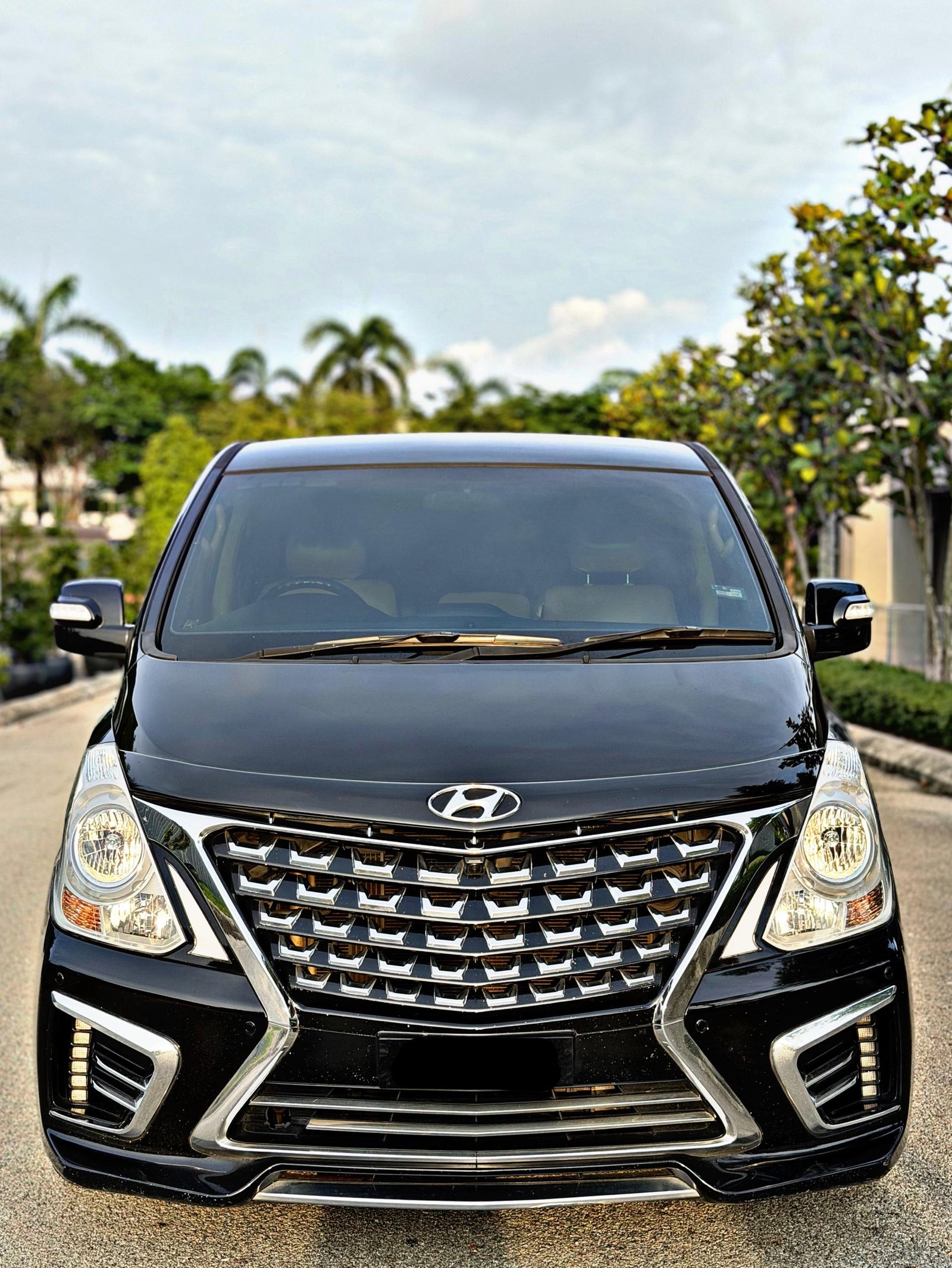 HYUNDAI STAREX 2.5 AUTO DIESEL - Image 3