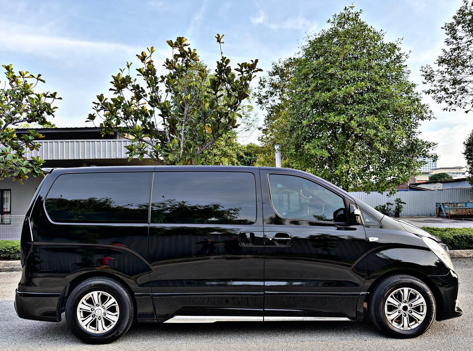 HYUNDAI STAREX 2.5 AUTO DIESEL - Image 10