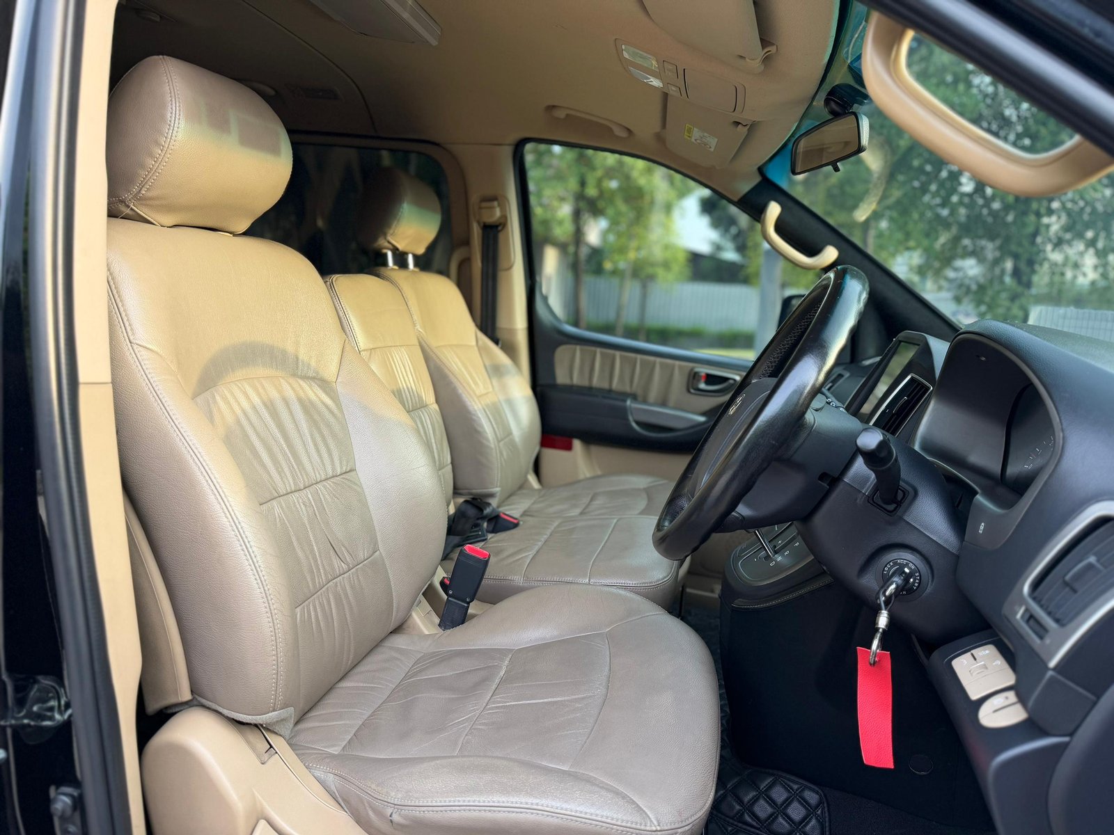 HYUNDAI STAREX 2.5 AUTO DIESEL - Image 8