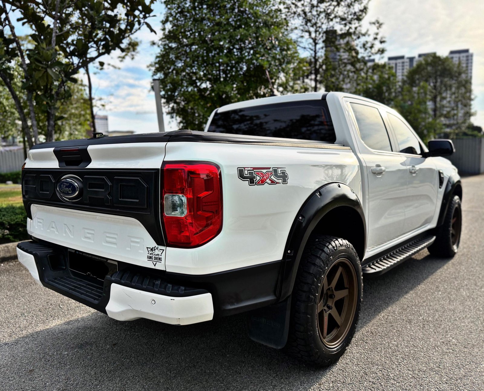 FORD RANGER T9 2.0 XLT PLUS AUTO 4WD - Image 2