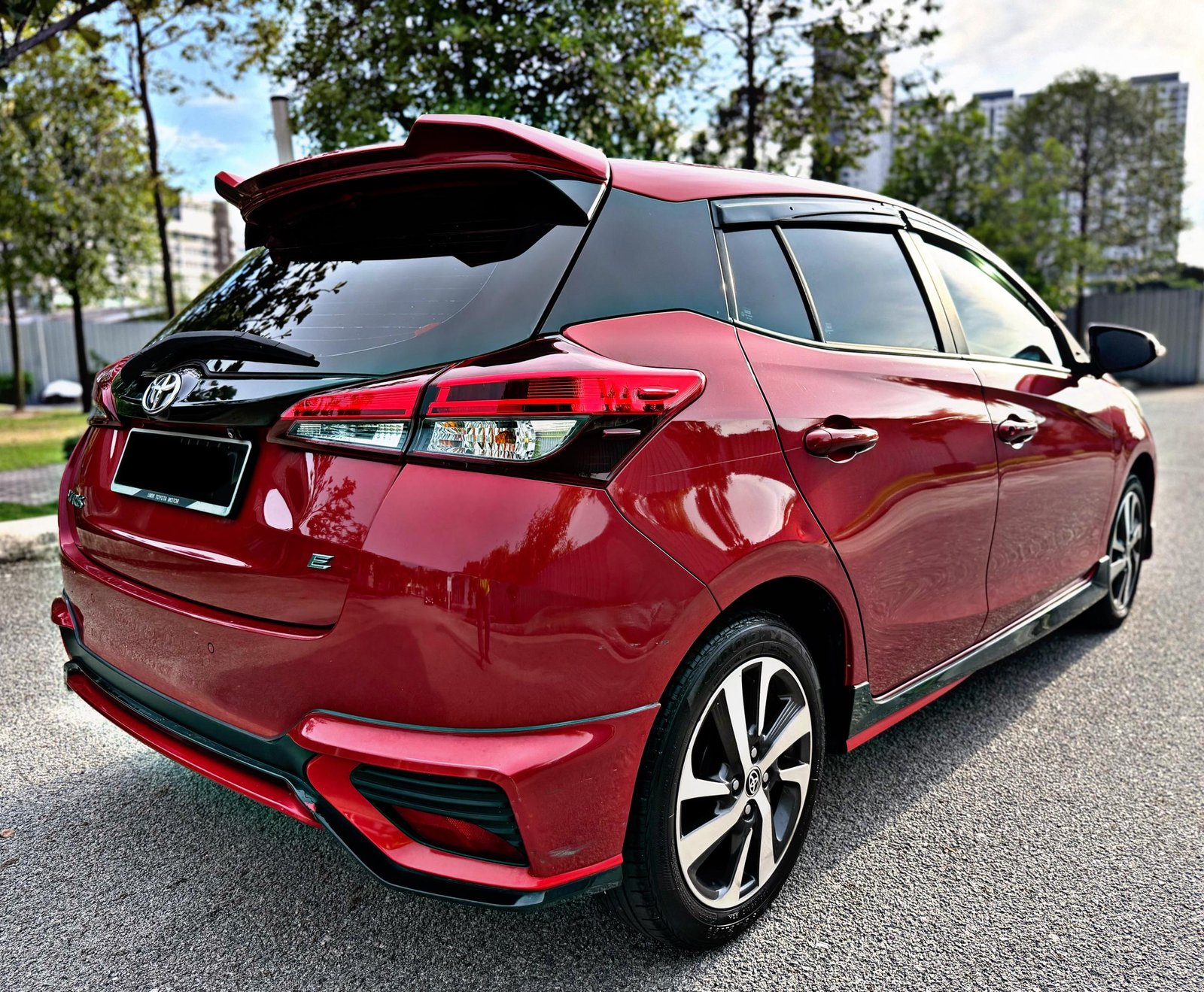 TOYOTA YARIS 1.5 E AUTO - Image 2