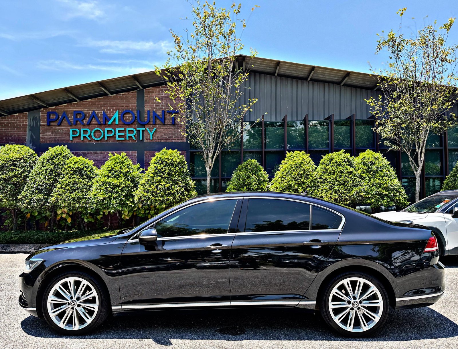 VOLKSWAGEN PASSAT B8 2.0 AUTO 4WD - Image 11