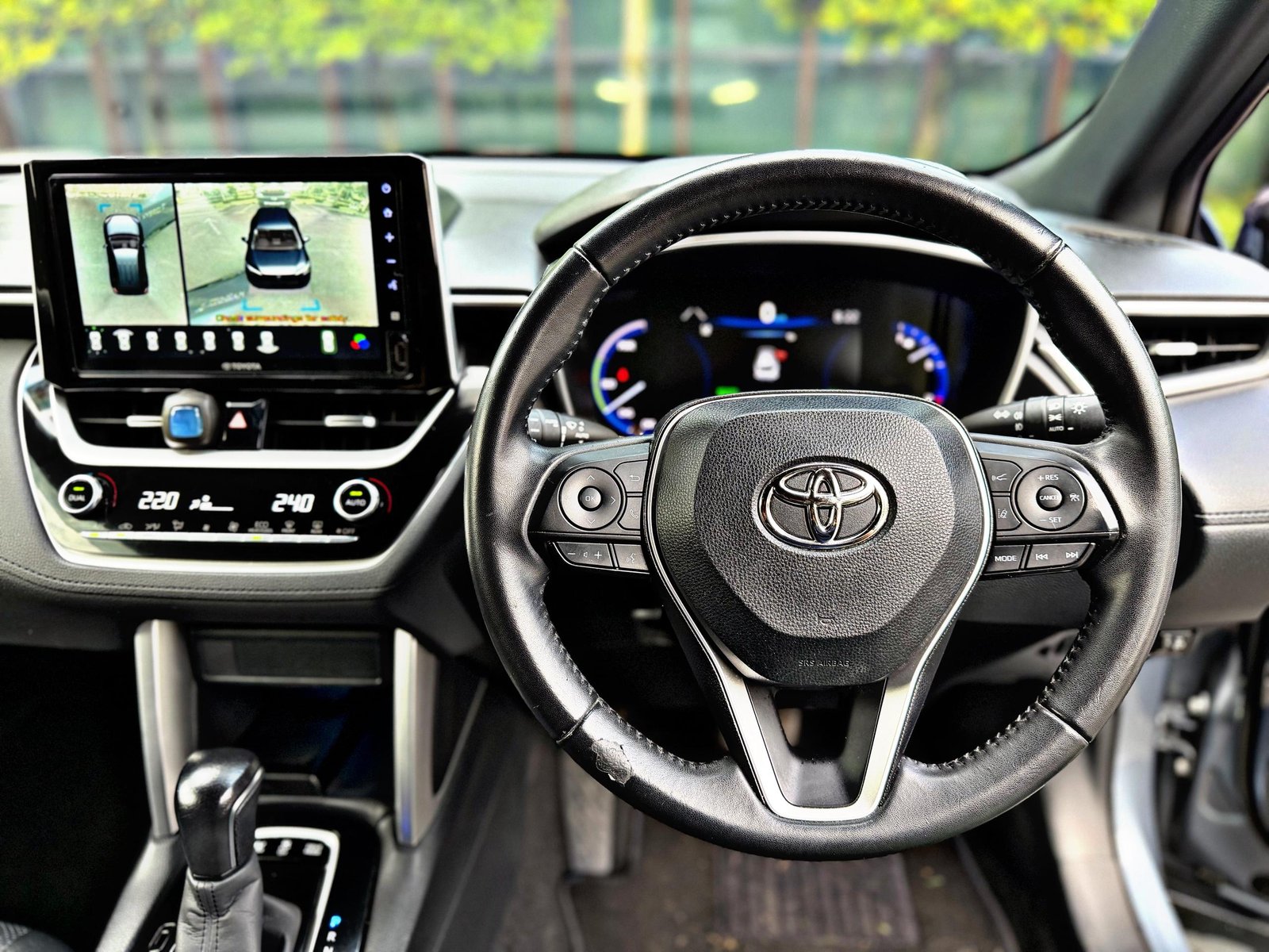 TOYOTA COROLLA CROSS 1.8 HYBRID - Image 12