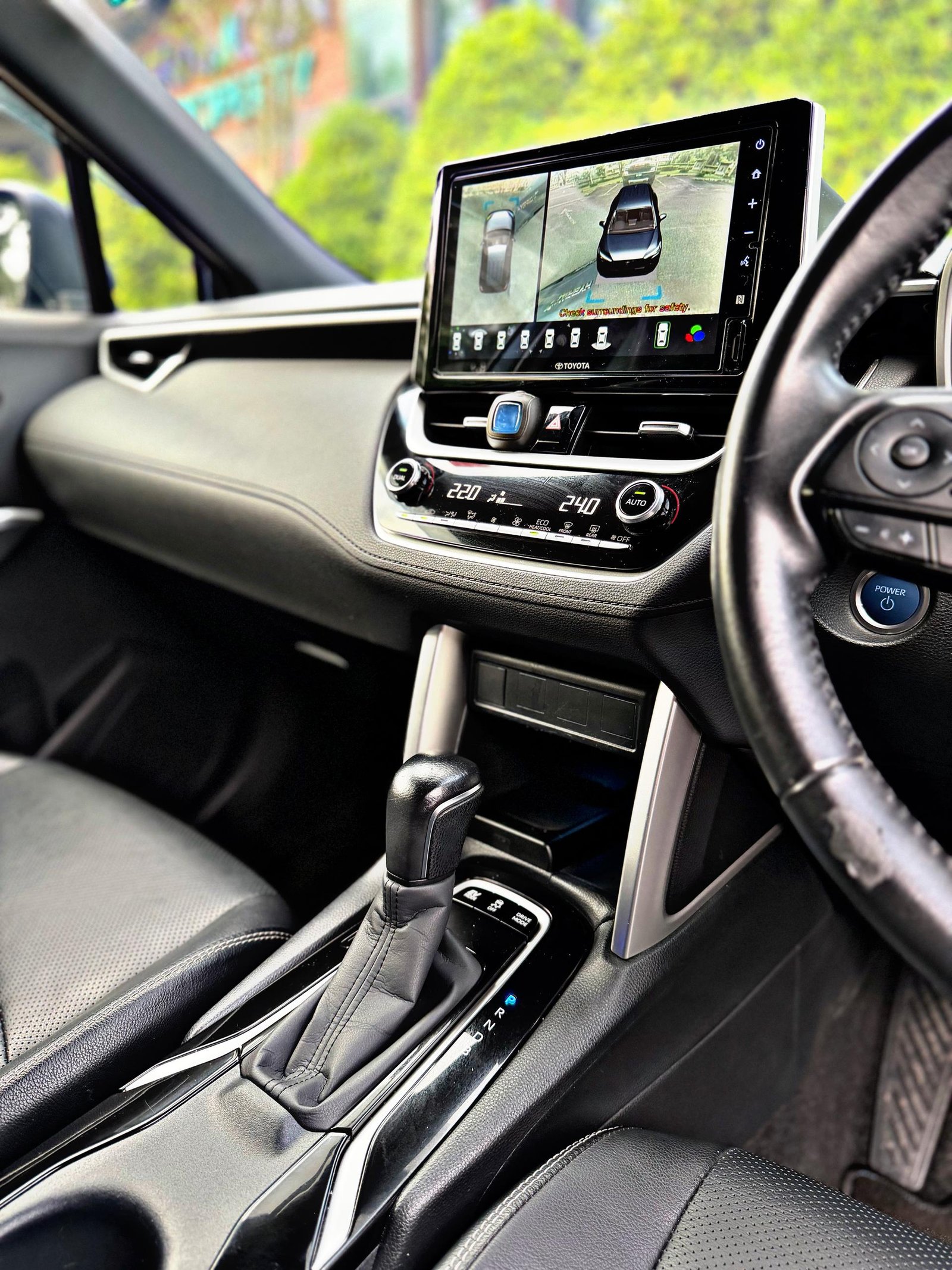 TOYOTA COROLLA CROSS 1.8 HYBRID - Image 13