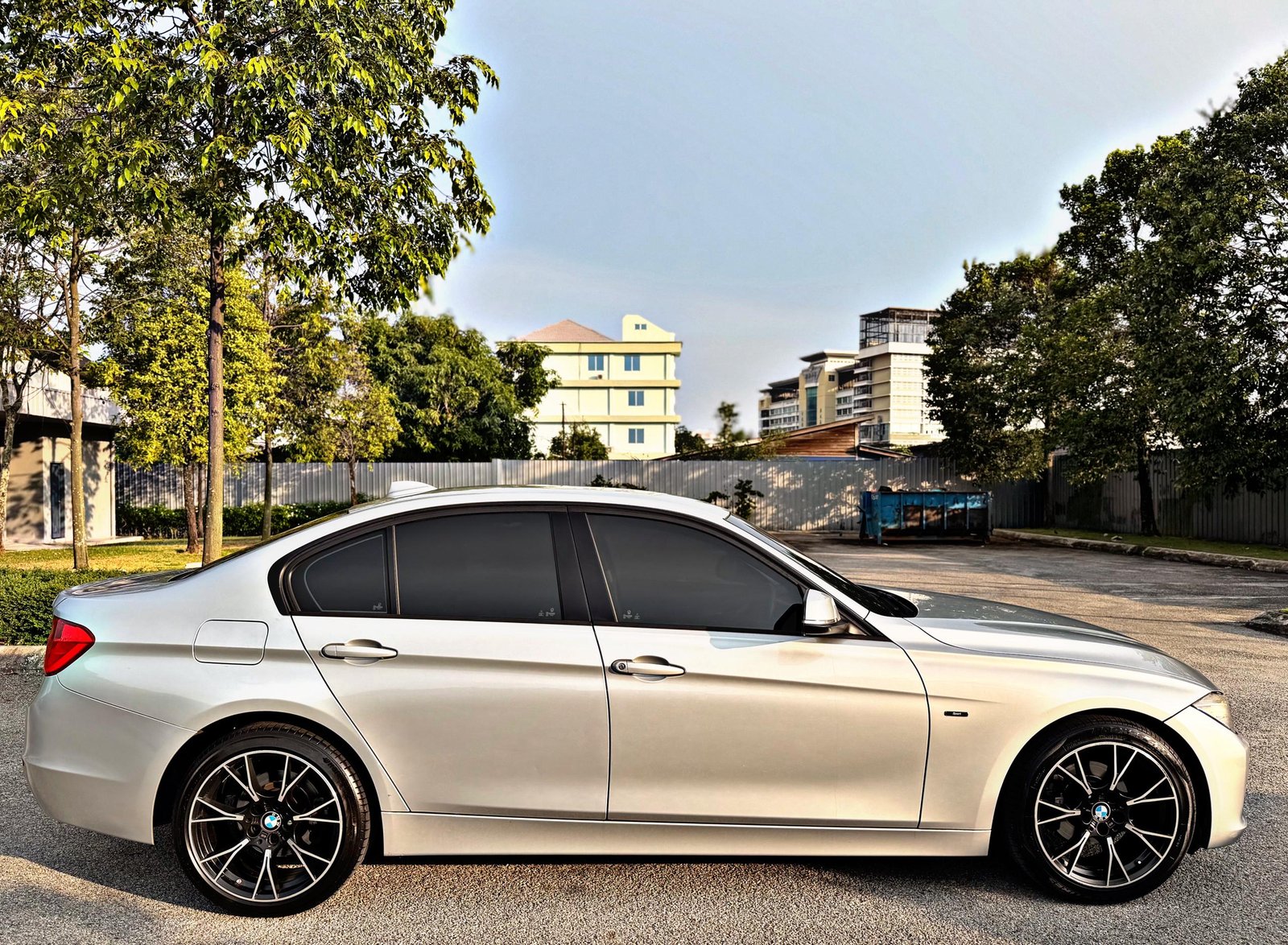 BMW F30 320i 2.0 AUTO - Image 15