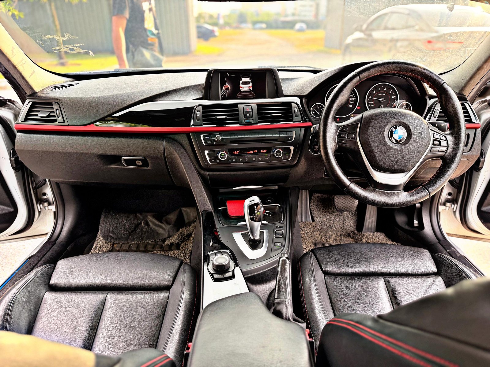 BMW F30 320i 2.0 AUTO - Image 4