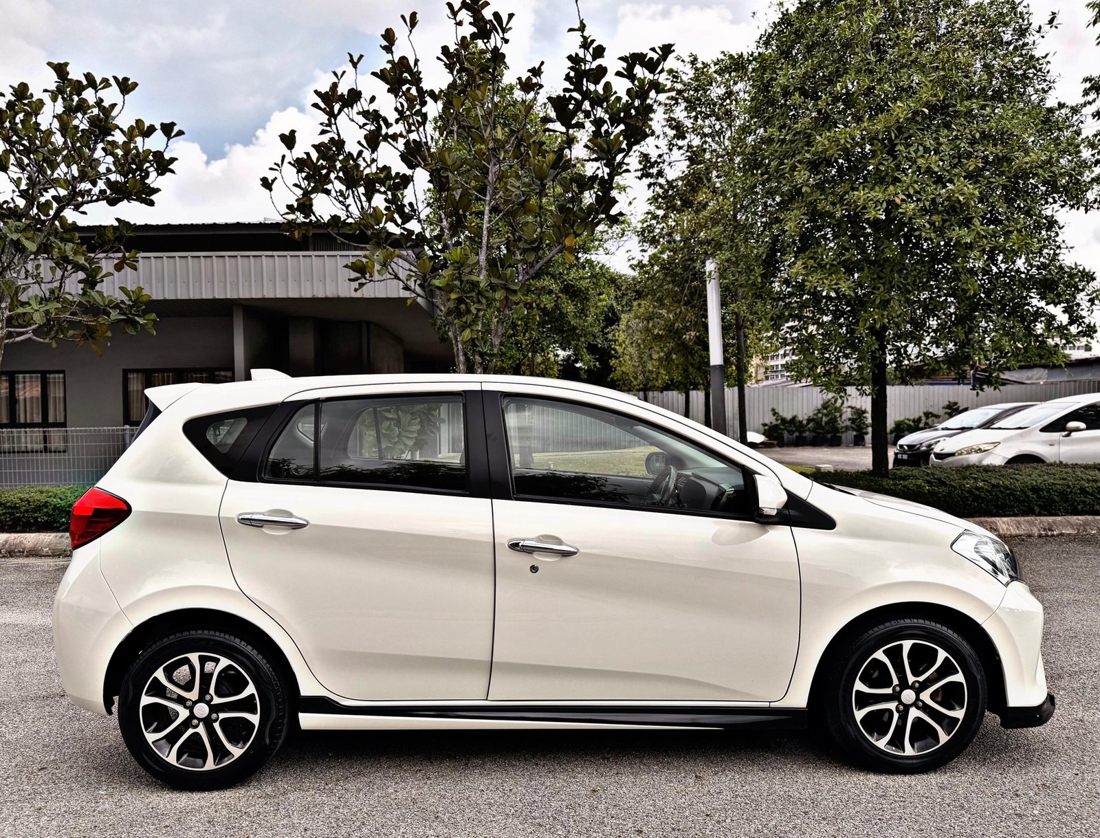 PERODUA MYVI 1.5 H AUTO - Image 16