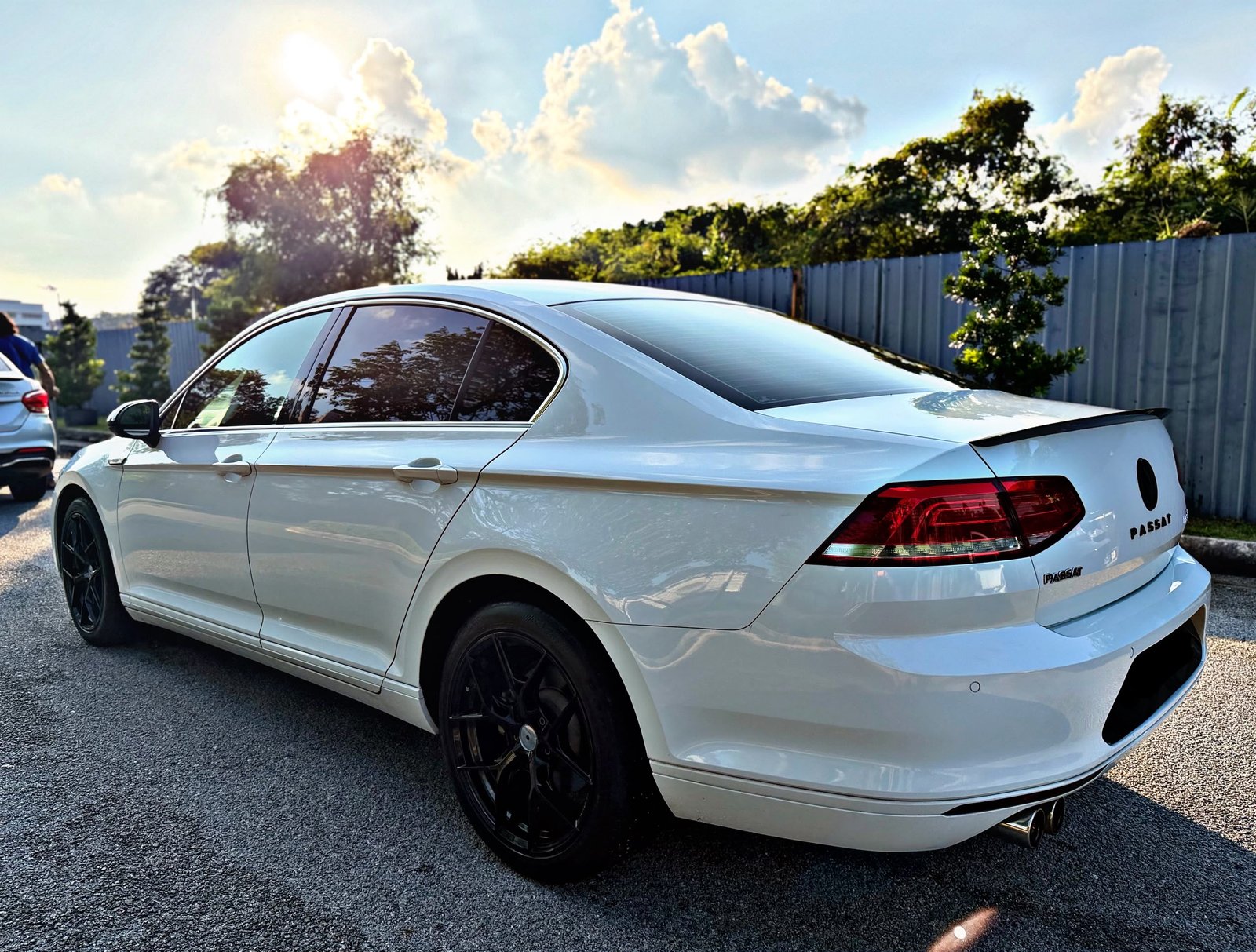 VOLKSWAGEN PASSAT 1.8 AUTO - Image 14